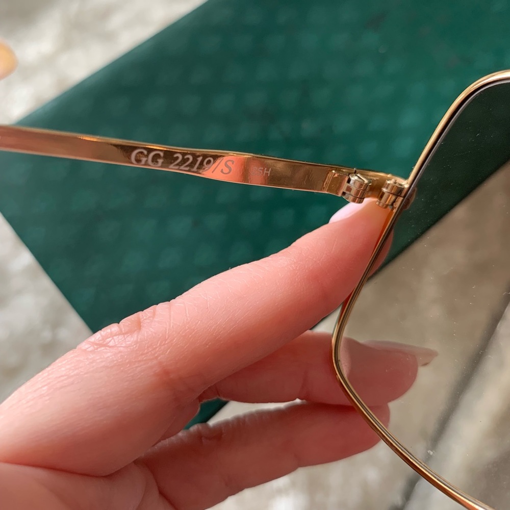 Authentic Vintage Gucci Sunglasses - Picture 7 of 8